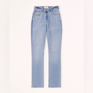 NWT Abercrombie Curve Love Ultra High Rise 90s Slim Straight Jean.